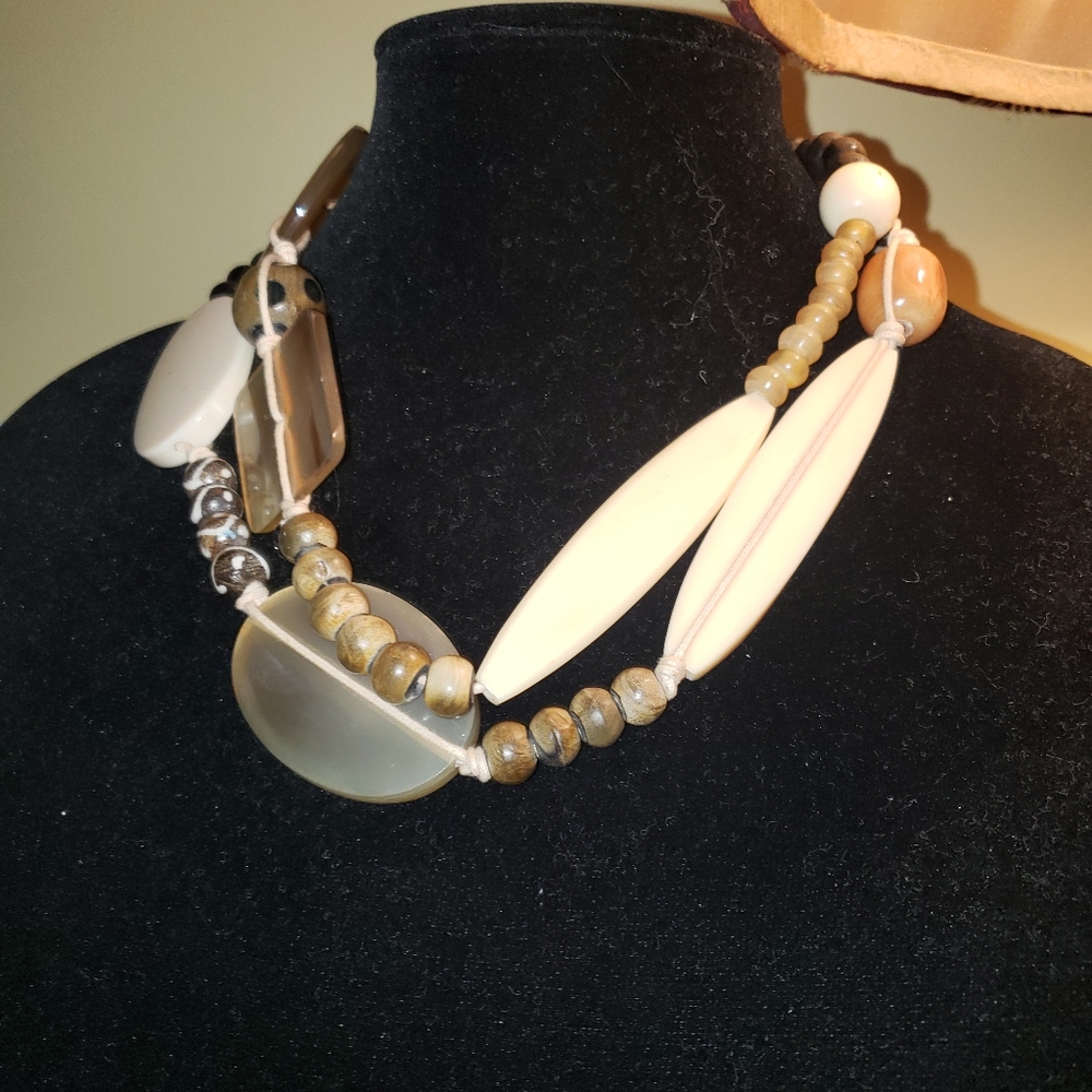 Necklace, shell accessory